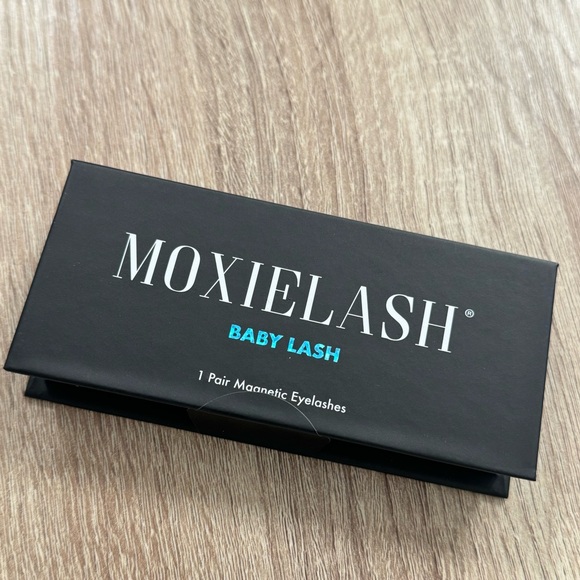New! MoxieLash Premium Mink Lashes Magnetic Eyelashes - Baby Lash! - Picture 2 of 8